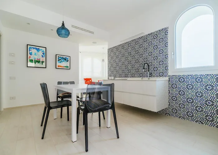 Azuleyos Garden Apartment